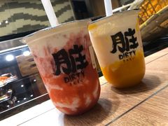 草莓脏脏茶-LELECHA乐乐茶(上海五角场万达广场店)