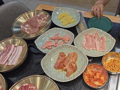 -臻牛烤肉