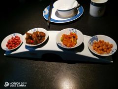 前菜四小碟-凤凰湘语·海派湘菜(浦东旗舰店)