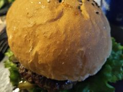 -HIGH FIVE哈福手工汉堡(桂林路店)