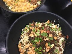 -丽影重庆小面(定西路店)