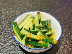 -何妹湿辣牛肉·粤式烧烤砂煲(桂雅路店)