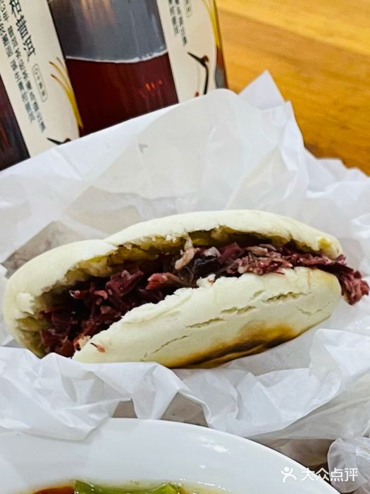 杨天玉腊牛羊肉店腊牛肉夹馍图片