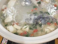 浓汤鱼头-万景饭店·鱼街农家菜