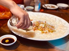 三文鱼鱼生捞起-猪肉婆私房菜(容桂总店)