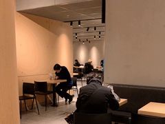 大堂-麦当劳(中山公园龙之梦店)