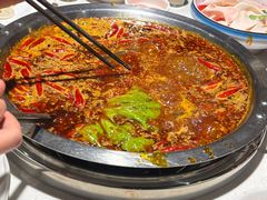 -茅草房·河畔园林火锅