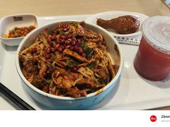 -灵芝妹子海鲜米线(劳动公园店)