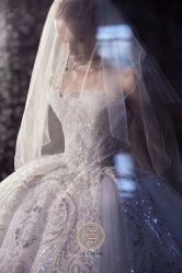 点击看大图 -Renee芮亦婚纱