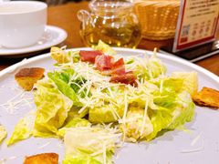 凯撒色拉-Entrecôte 法国牛扒馆(保利·时光里店)