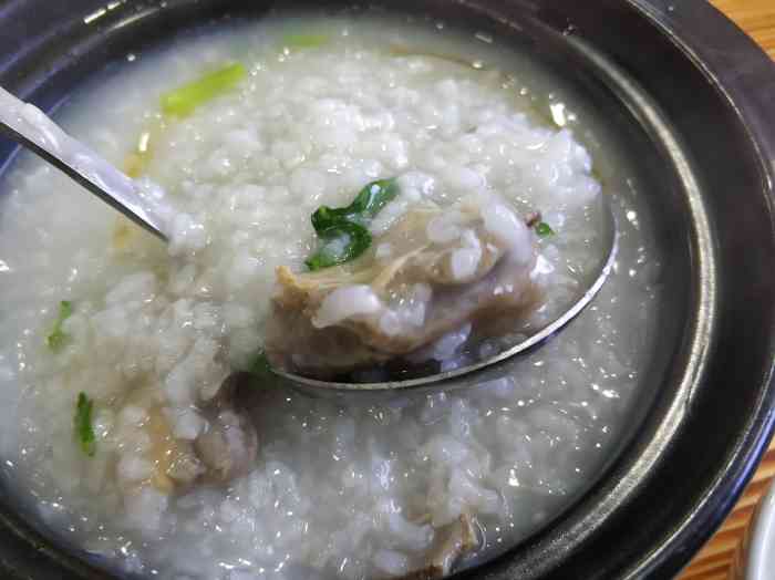 光头佬咸骨粥(义乌店)-"上菜速度快,点了没有多久就好了三个女生.