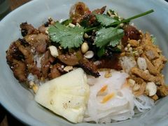-大头虾越式风味餐厅(光明广场店)