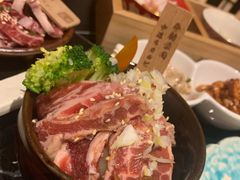 -山川小町·极番烧肉(新地假日广场店)
