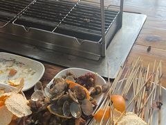 -哈尔滨小酒馆·鲜肉现穿自助烧烤(康新花园店)
