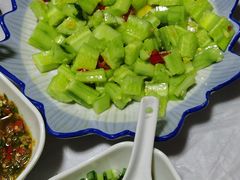 -鲁朗纳麦石锅鸡庄园