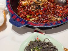 -何师傅美蛙鱼头(汉街店)