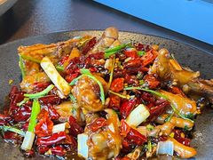 -曼听小寨海鲜烧烤·大连辣炒大王(盖州街店)