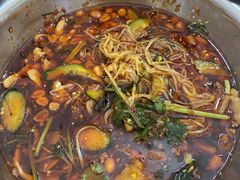 -周良天山牛杂城(天山路总店)