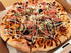 意式肉食披萨-城市大道红炉披萨烘焙坊