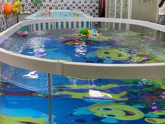 -蓝鲸奇亲子游泳俱乐部