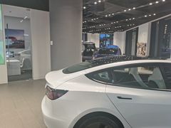 -TESLA 特斯拉(上海太古汇体验店)
