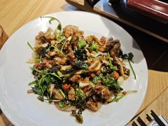 -头上红煨盐鸡·非遗院子餐厅