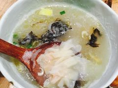 鱼籽鲜虾小馄饨-陈家生煎(世茂双子塔店)