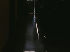 -Nathalie Djurberg与Hans Berg“牛皮纸包裹的月亮”-Prada荣宅当季展览