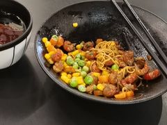 秘制小龙虾拌面-贡梅老面馆·蟹粉面·无锡特色小吃(南长街主推店)