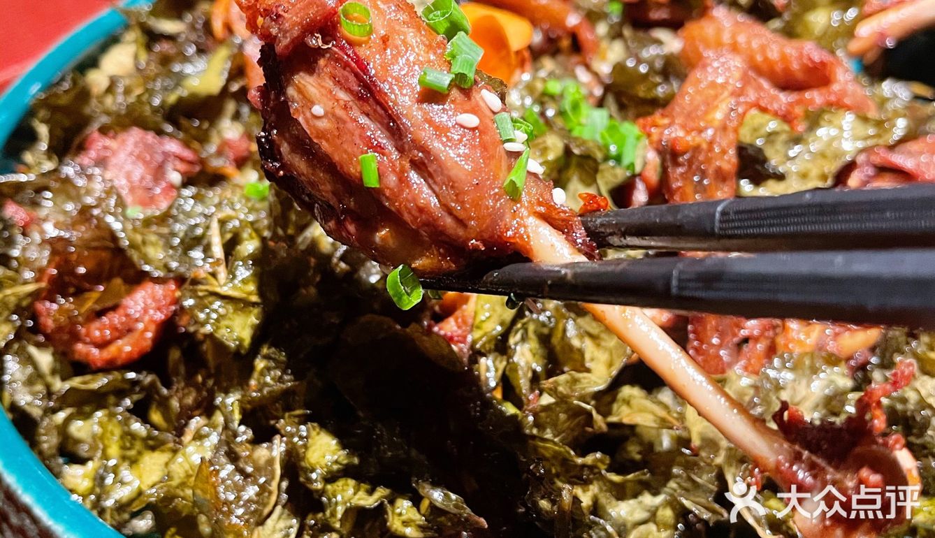 深圳最文艺的湘菜馆！和王家卫一起吃臭豆腐[吐]