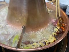 -果松木炭酸菜铜火锅·外婆参鸡汤