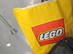 -乐高品牌旗舰店(人民广场店)