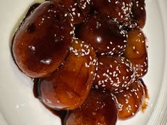 -帅巴人舅母子腊蹄民俗村