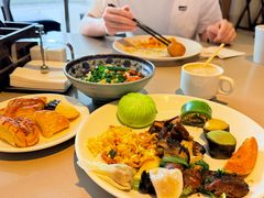 -海口绿发希尔顿酒店-田园汇贵州美食自助餐·三文鱼