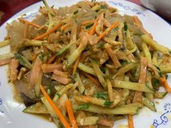 肉丝拉皮-兴国苑酒店