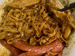 鸡翅香肠双汁捞宽面-百乐门粉面店(二龙喉分店)