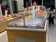 面包甜点陈列柜-爱达乐面包生日蛋糕(泛悦国际店)