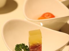 蟹黄水晶肴肉-成隆行·蟹王府(九江路店)