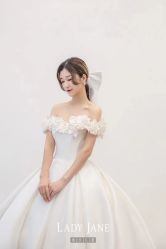 -Lady  Jane高端婚纱礼服馆