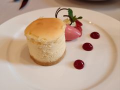 -塞纳河法国餐厅(意式风情街店)