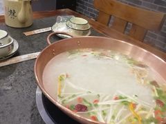 -景明轩•养生酸汤鱼火锅 云贵鲜菌 现舂野果酸汤(王寨小区店)