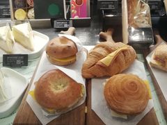 -星巴克臻选(上海合生汇1F店)