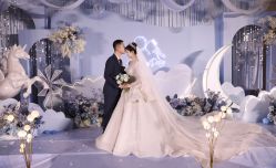 -莫小姐婚纱