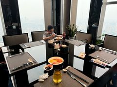-唐拉雅秀酒店-西锦汇空中BBQ·思创餐厅
