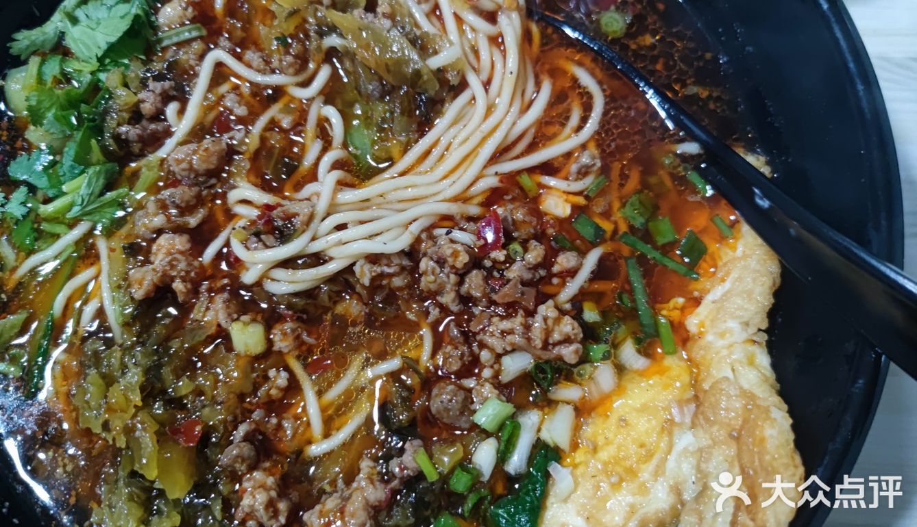 夫妻小店 价格也很好 而且附近有很多小吃