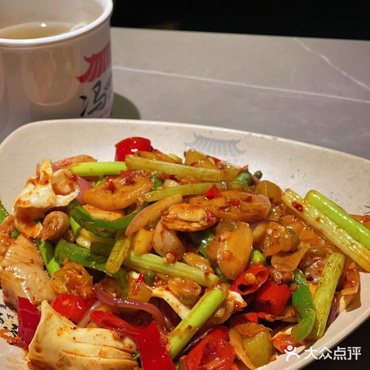 深圳跷脚牛肉领导者｜冯四孃开到国贸商圈啦！