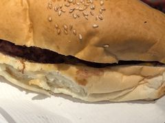 招牌芝士咸牛肉蛋猪仔包-华嫂冰室(湾仔店)