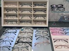 -回瑞眼镜·蔡司·依视路官方授权店(广益路万达店)
