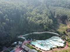 -十万大山布透温泉