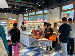 -85度C(生甜甜圈研究工坊·上海平凉店)